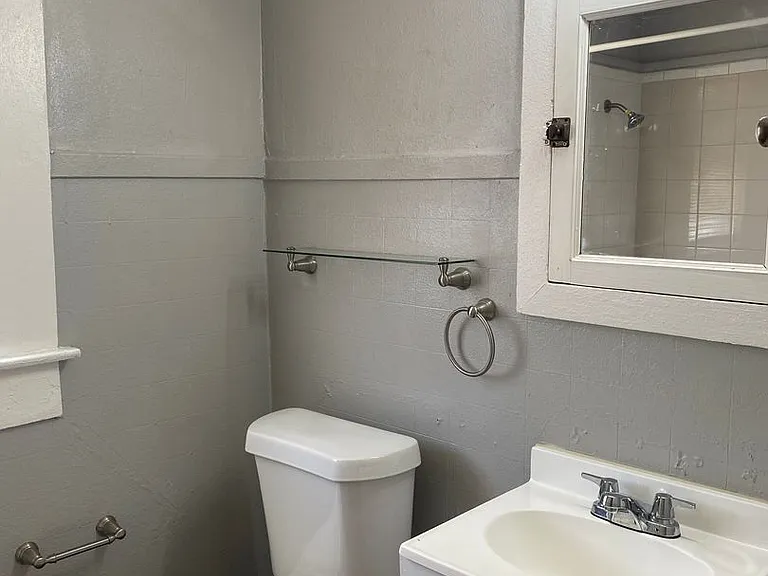 215 Paschal St — Photo 5