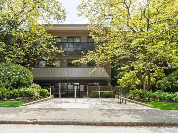 2416 W 3rd Ave #310, Vancouver, BC V6K 1L8