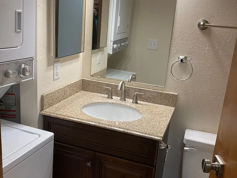 Lawton Park Apartments — Photo 24