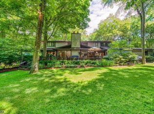 6 Bayberry Dr, Saddle River, NJ 07458