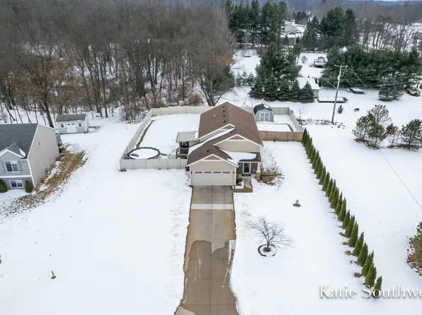 830 E Harmony Dr #30, Sparta, MI 49345