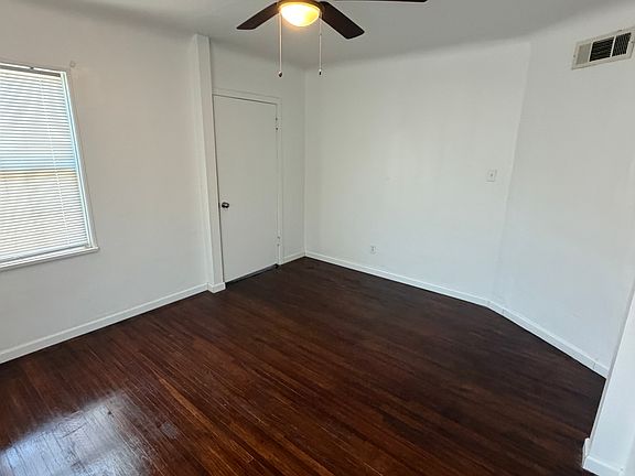 4th image of 1801 Brokaw Ave #3A