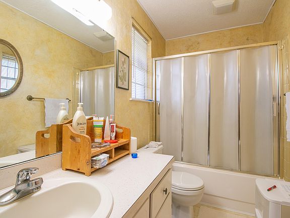 5th image of 52 Royal Pine Dr