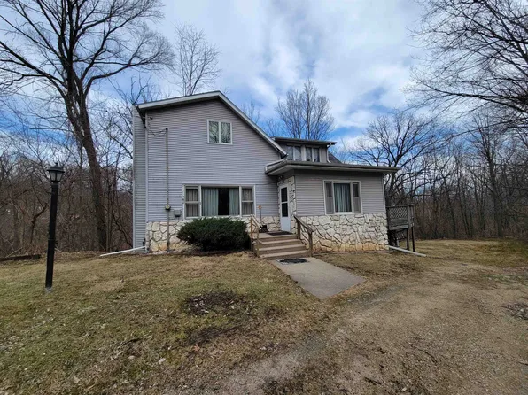 408 E 4th St, Spring Valley, IL 61362