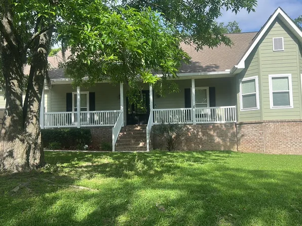 4509 Hickory St, Moss Point, MS 39567