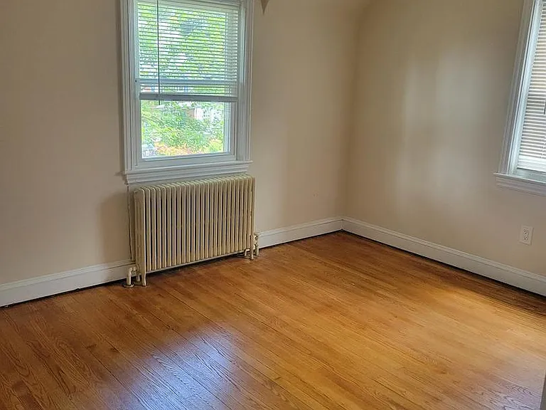 8404 Cedar St — Photo 6