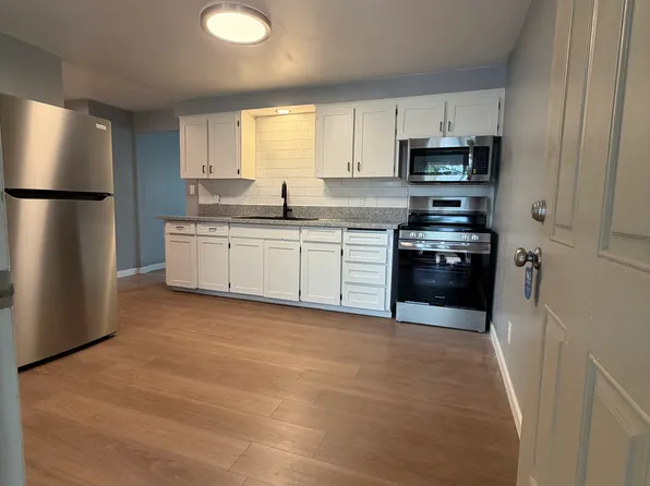 1126 S Jasper St APT D, Cornelius, OR 97113