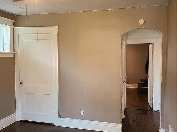 2nd image of 1709 Yale Ave