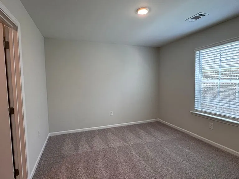 28 Coolidge Dr — Photo 5