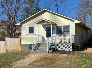 2505 Chesapeake St, Staunton, VA 24401