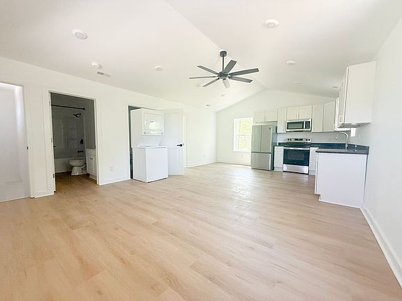 3rd image of 2519 Cherry Rd