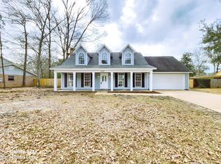 4010 Breezy Hill Ln, Ocean Springs, MS 39564