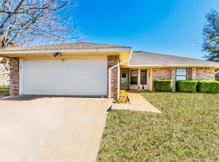 106 Marys Ln, Weatherford, TX 76086
