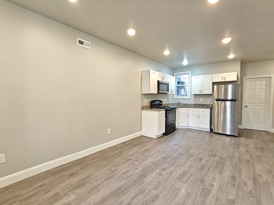 1st image of 5711 W Girard Ave #1