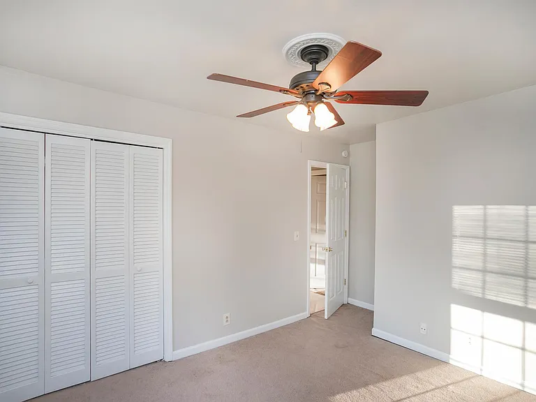 610 Ashley Ct — Photo 26