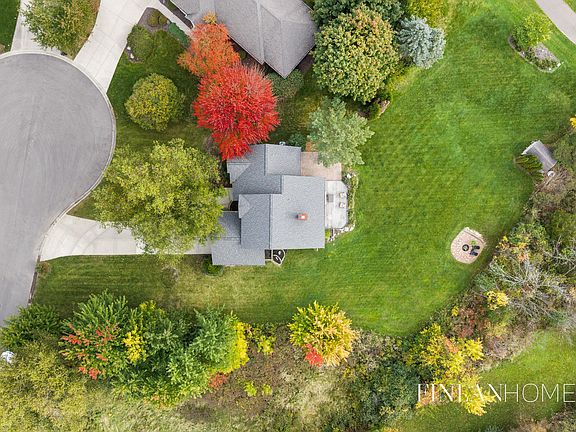 3rd image of 1700 Golfside Ct SE