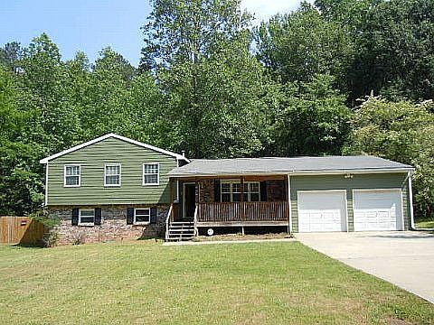1st image of 640 Village Lane Dr SW
