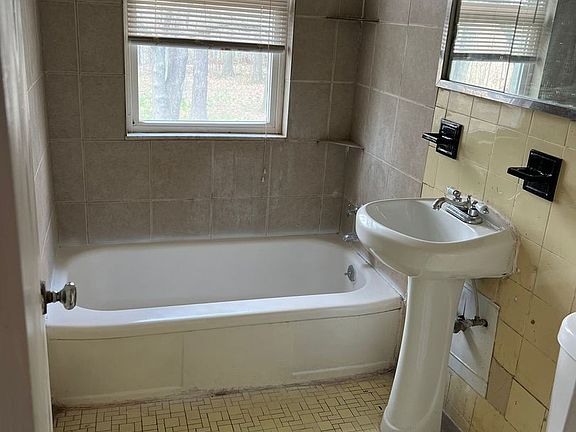 3rd image of 13975 Superior Rd #206