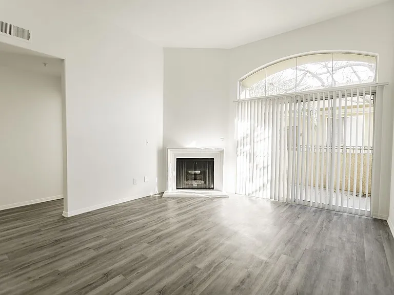 2245 Beverly Glen — Photo 48