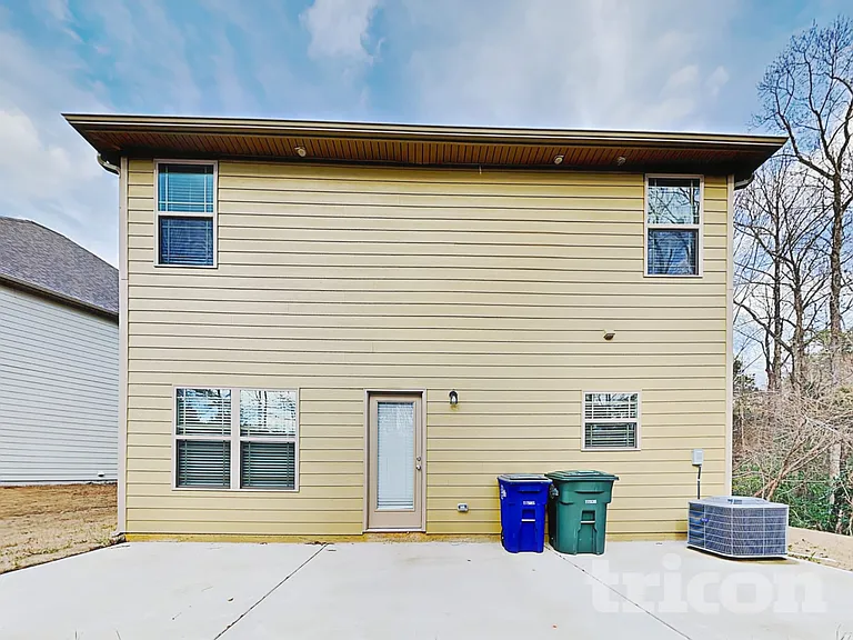 821 Crescent Way — Photo 17