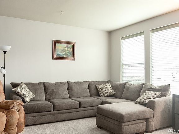 4th image of 12423 172nd St E APT Mm101