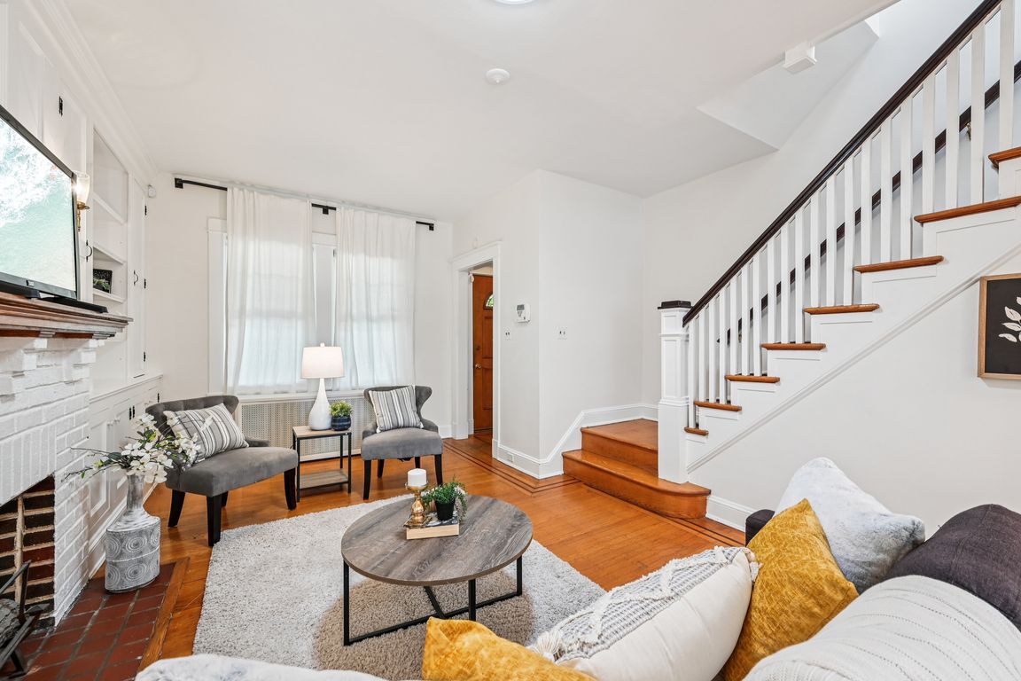 W 39th St-S1909-009.jpg