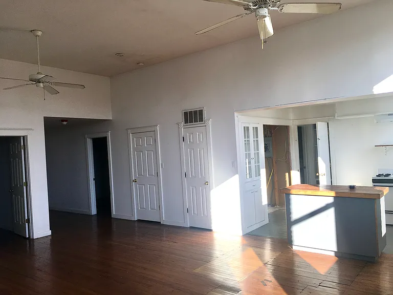 117 1/2 Miami St #PENTHOUSE — Photo 8
