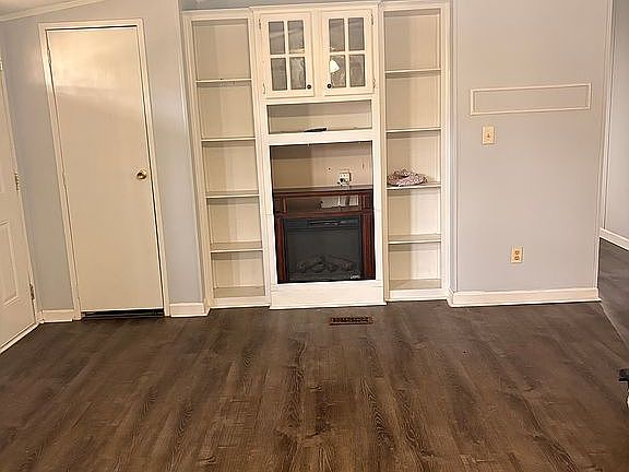 3rd image of 7912 Hillanby Ct