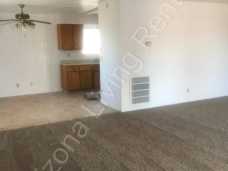 2639 Jamaica Blvd S — Photo 12