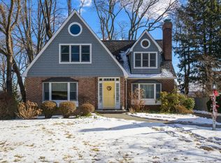 87 Summit Rd, Port Washington, NY 11050