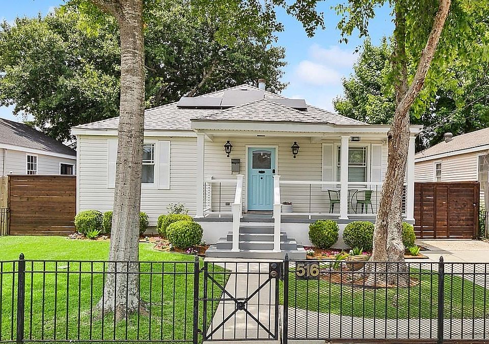 1st image of 516 Rosewood Dr