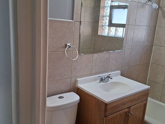 5th image of 9207 S Pulaski Rd #1