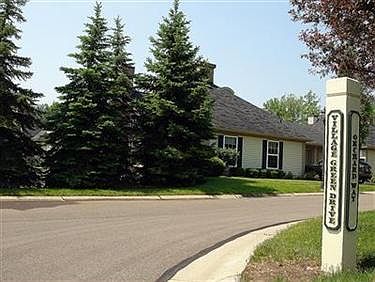 2nd image of 3201 Village Green Dr