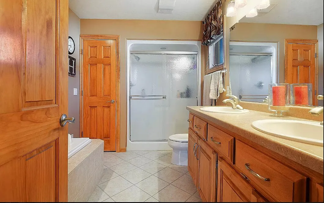 4932 North Waterford Drive - 1 — Photo 3