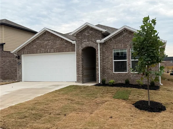 4689 W Aurora St, Fayetteville, AR 72704