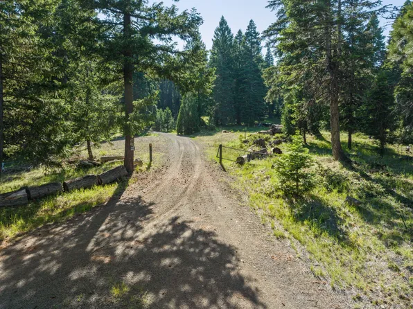 7890 Hyatt Prairie Rd, Ashland, OR 97520