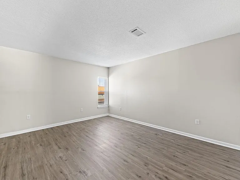 406 Marshall Ct NW #7 — Photo 17