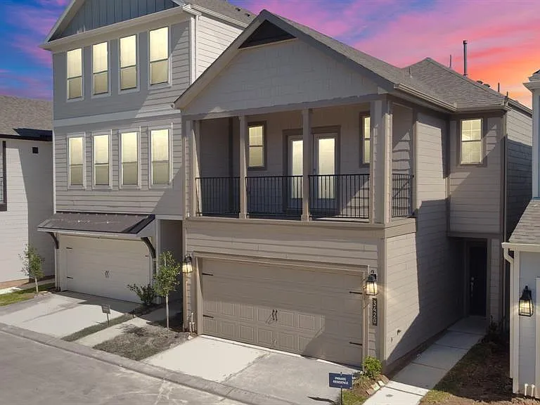 3420 Avondale View Dr — Photo 1