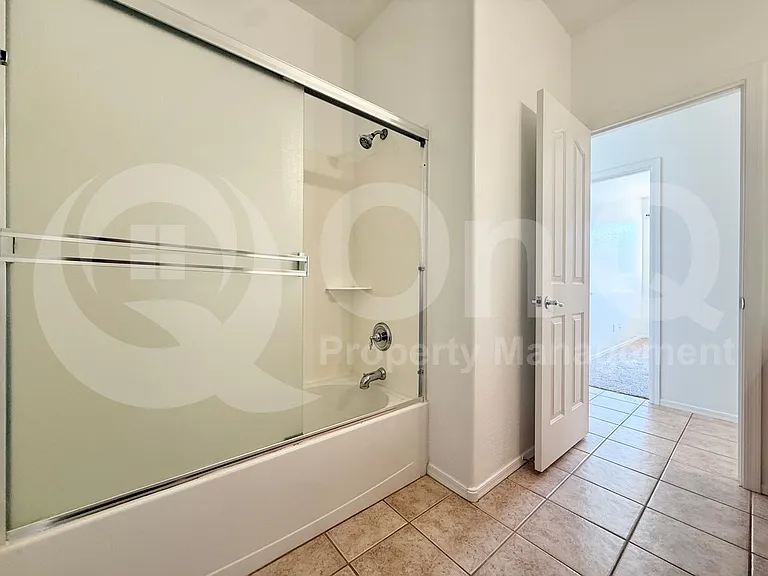 2135 E Grand Canyon Dr — Photo 22