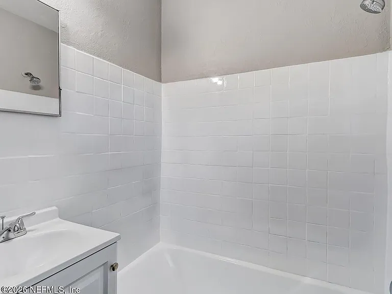 1901 Pullman Ct — Photo 18