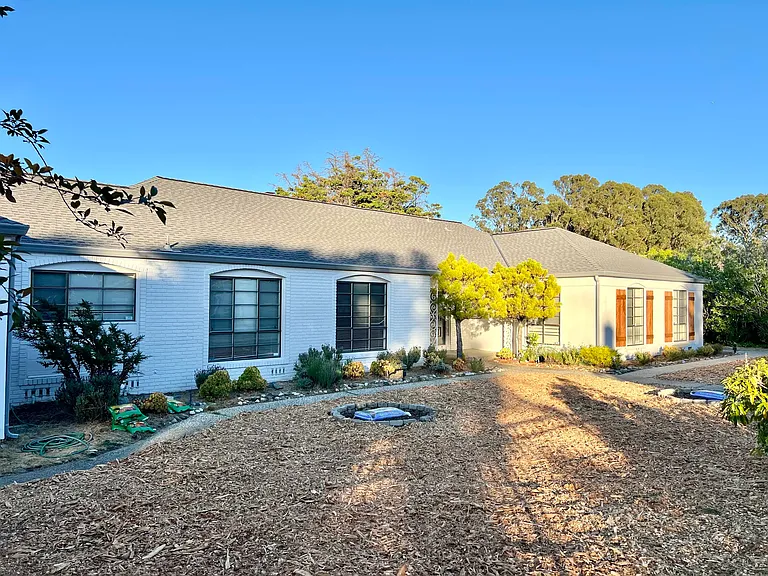 Jacaranda Cir — Photo 2