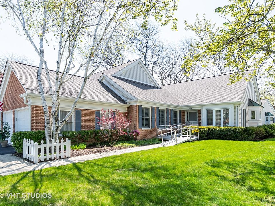 1st image of 805 Willow Hills Ln