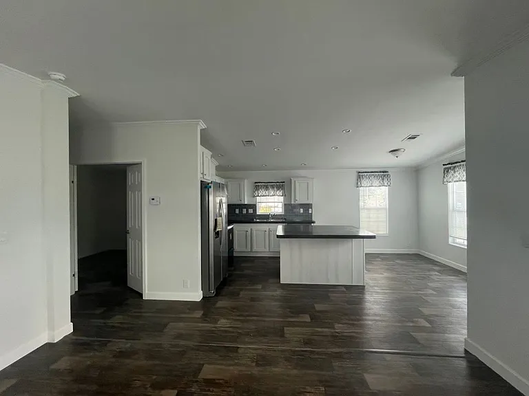 587 Leopard Ln #587 — Photo 3