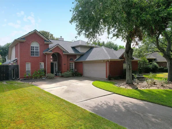 110 Cloudbridge Dr, League City, TX 77573