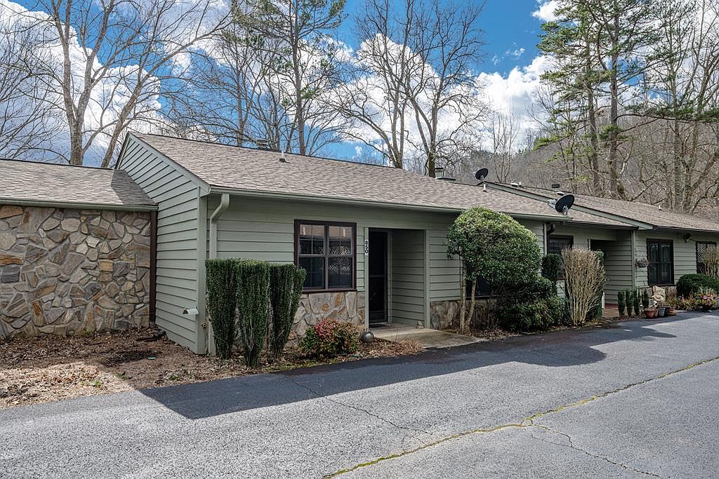 850 Country Club Dr