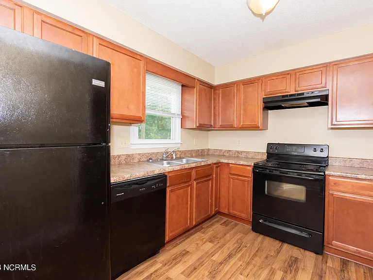 1944 Heather Loop — Photo 8