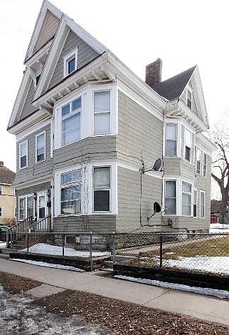 1st image of 548 Minnehaha Ave E APT 3