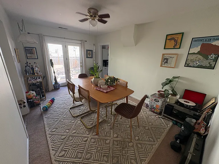 1820 Grove St — Photo 9