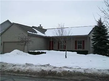 878 Executive Blvd photo 1