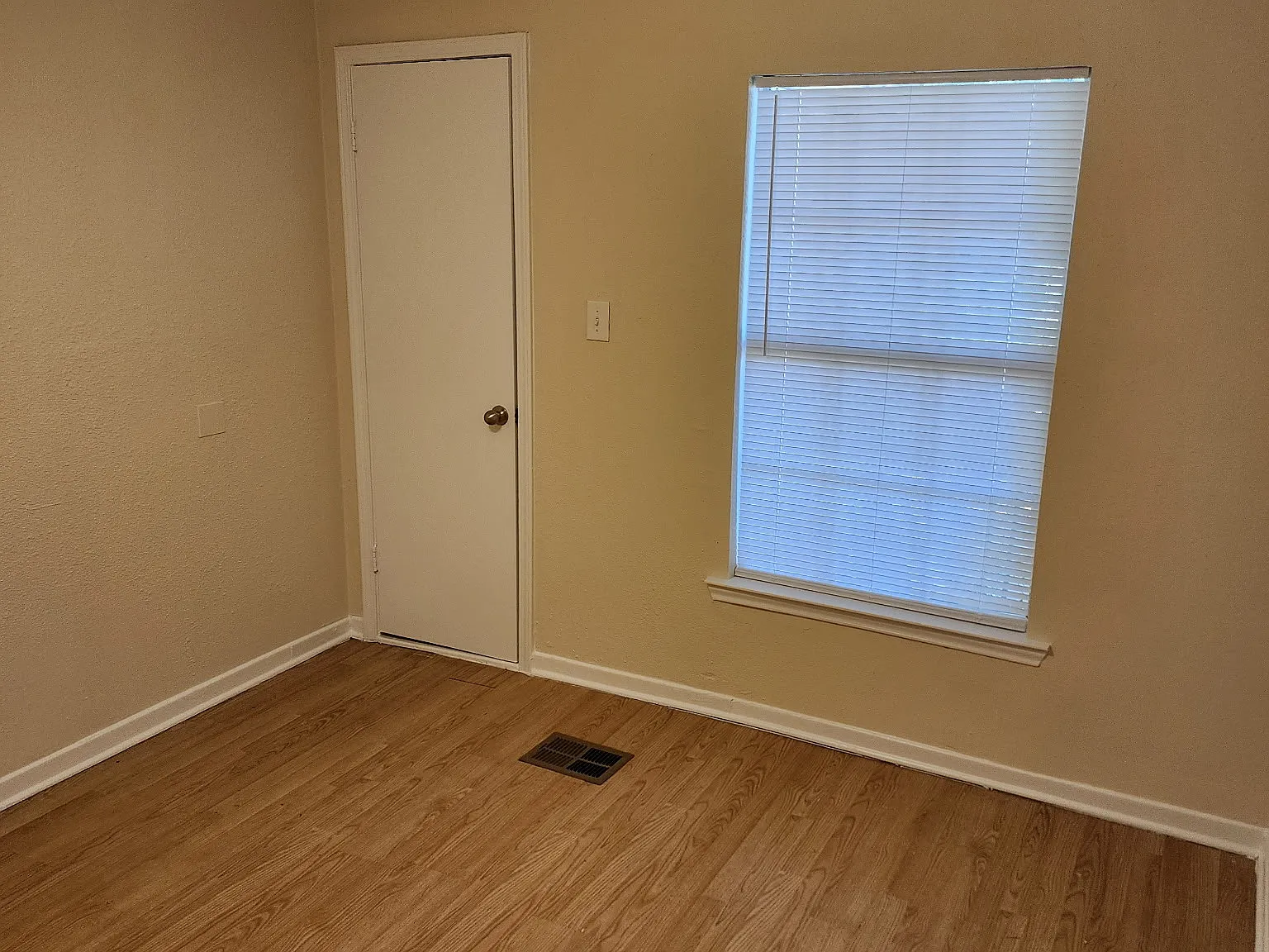 3 bed, 1186 sqft, $1,325 — Photo 2